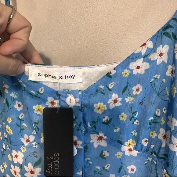 NWT Sophie &Trey Floral Blue Dress Size Medium - Picture 5 of 5
